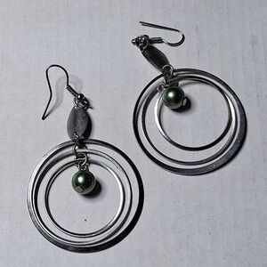 Vintage Dangle Drop Earrings Silver Tone Graduated Circles Green Faux Pearl